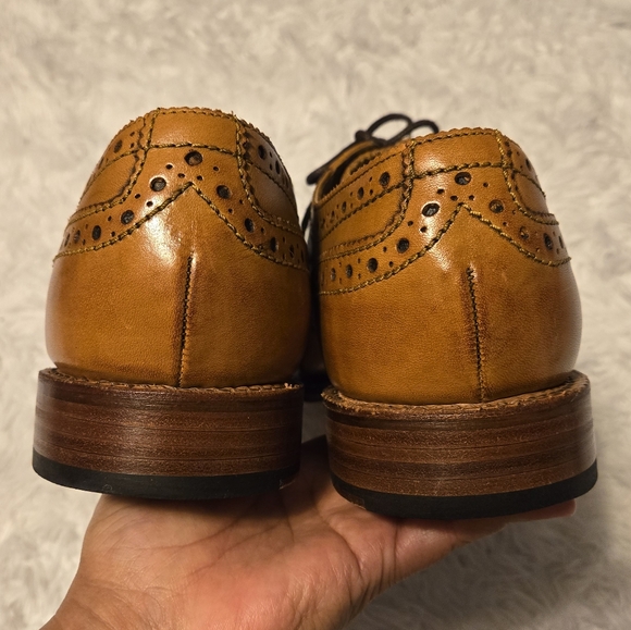 Grenson Stanley is a Classic Color Brown/Tan Size 10 - Picture 5 of 10